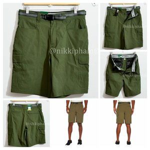 Orvis men cargo short with belt in green .